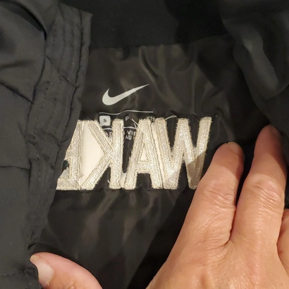 Nike besutiful puffer